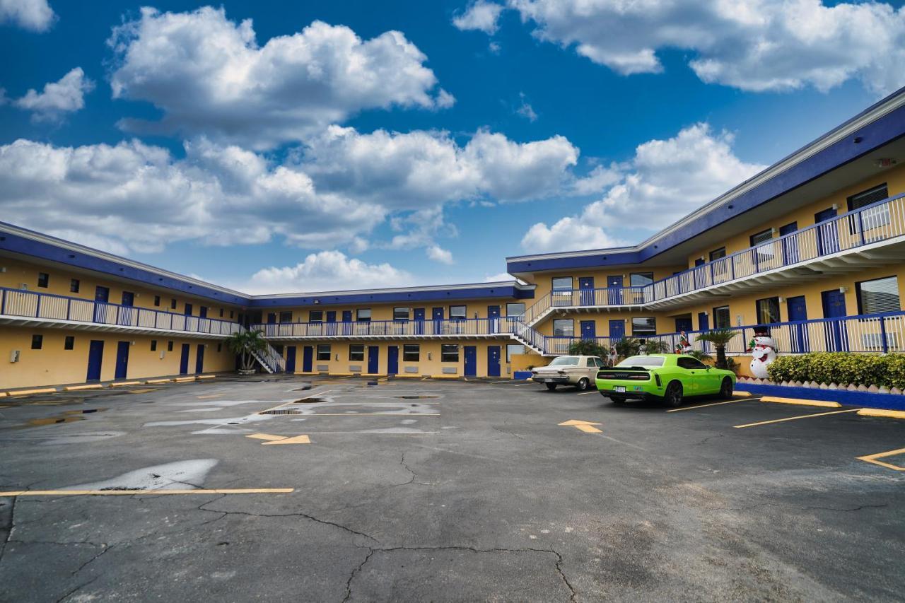Sandals Inn Daytona Beach Buitenkant foto