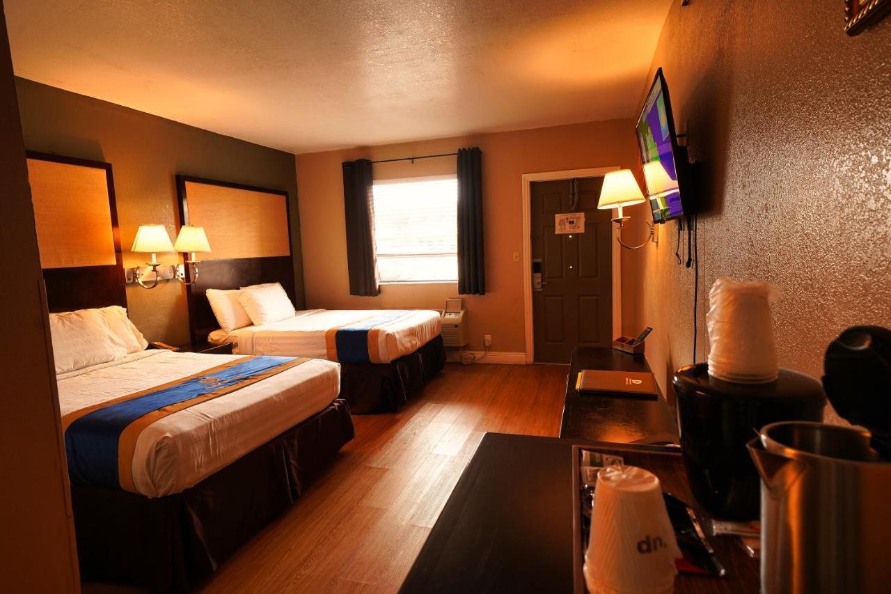 Sandals Inn Daytona Beach Buitenkant foto